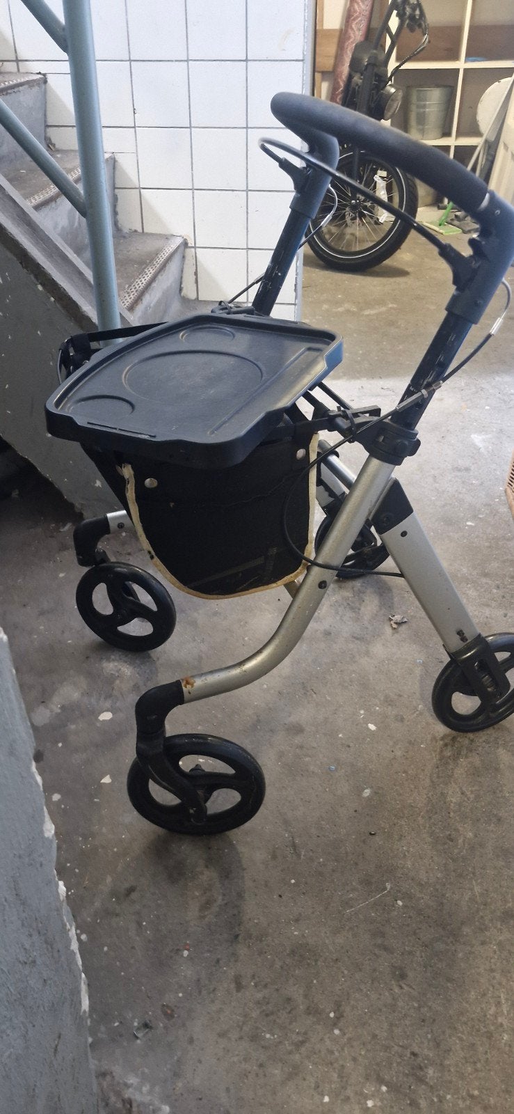 Nette rollator, Diversen, Ophalen, Zo goed als nieuw
