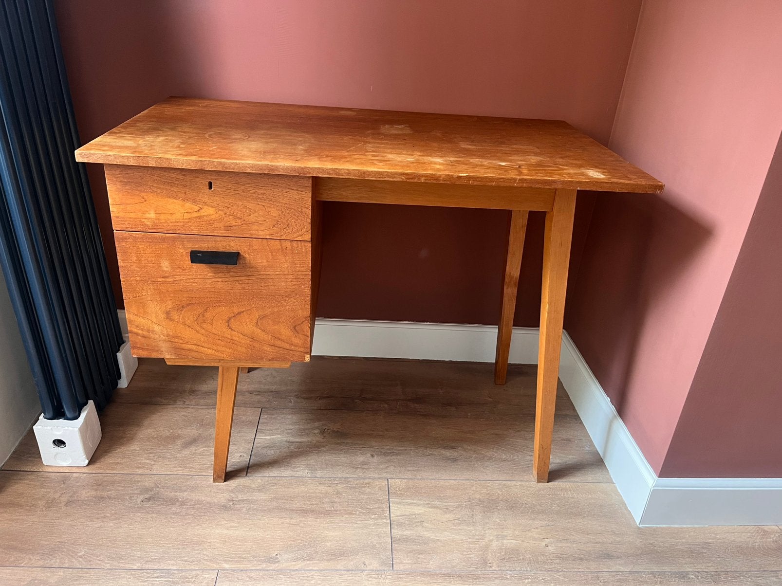 Vintage teakhouten bureau jaren 60 mid century design, Ophalen, Met lades, Gebruikt, 96 cm