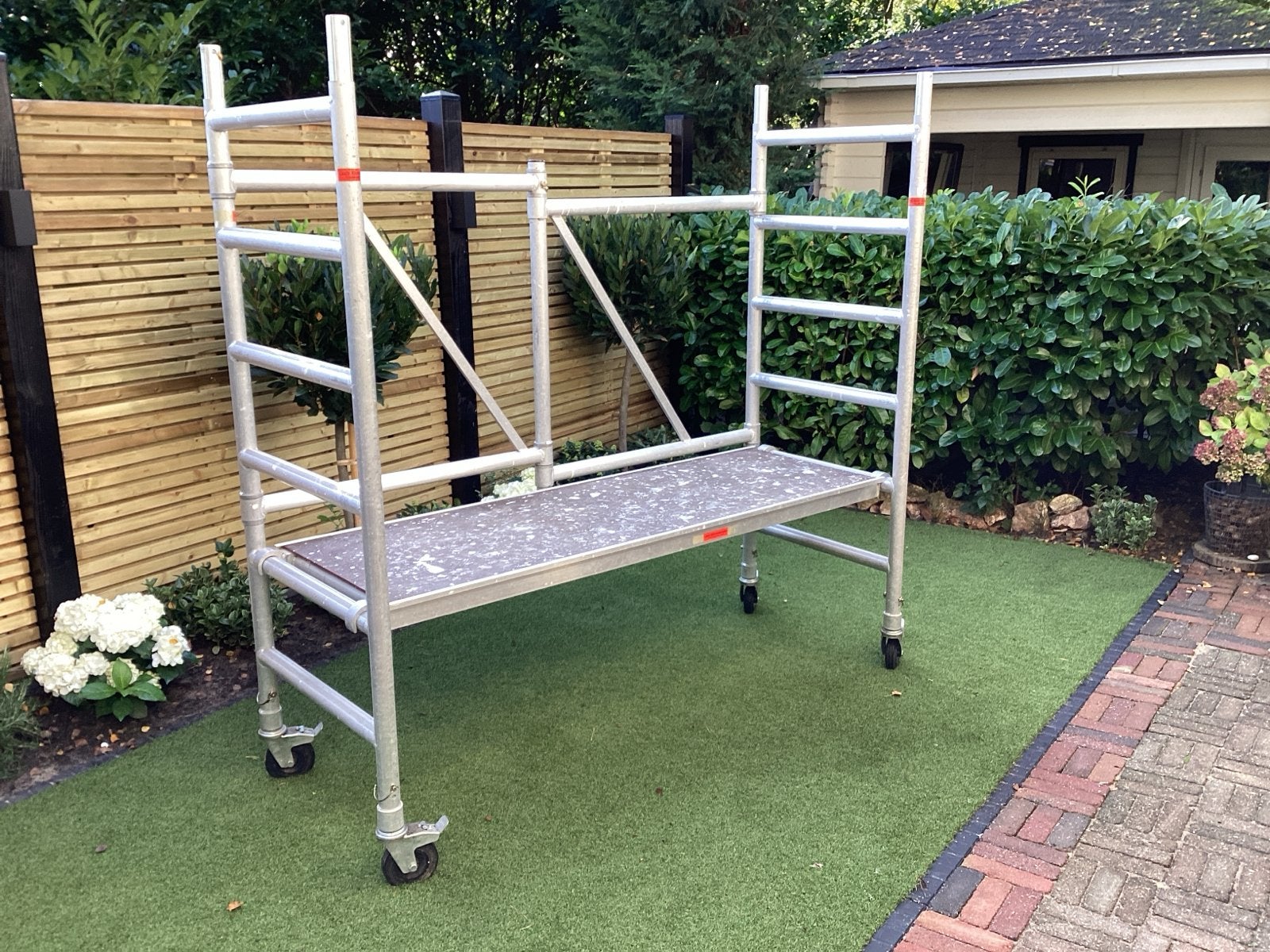 Compacte rolsteiger - Ideaal voor klussen rondom huis, Ophalen, Zo goed als nieuw, Rolsteiger of Kamersteiger, Minder dan 2 meter