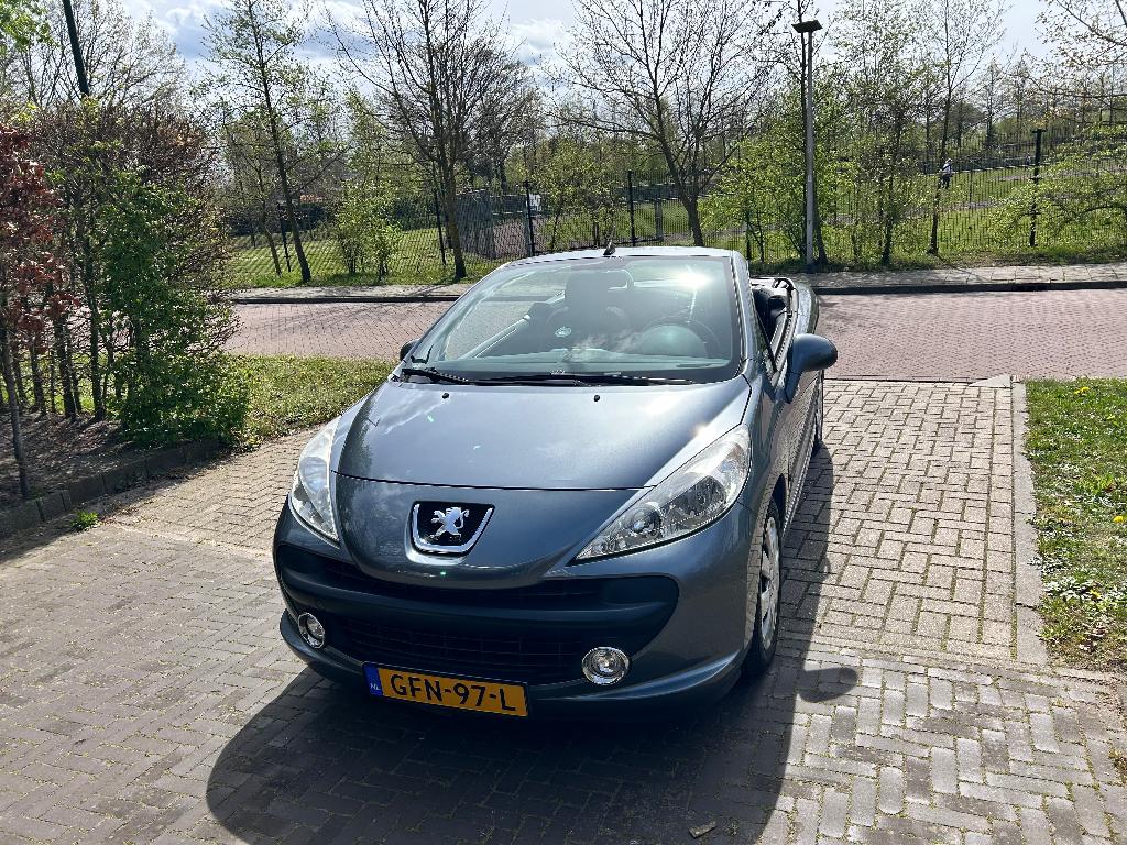Peugeot 207 1.6 16V CC 88KW 2009 Grijs, Voorwielaandrijving, 4 cilinders, Cabriolet, 4 stoelen