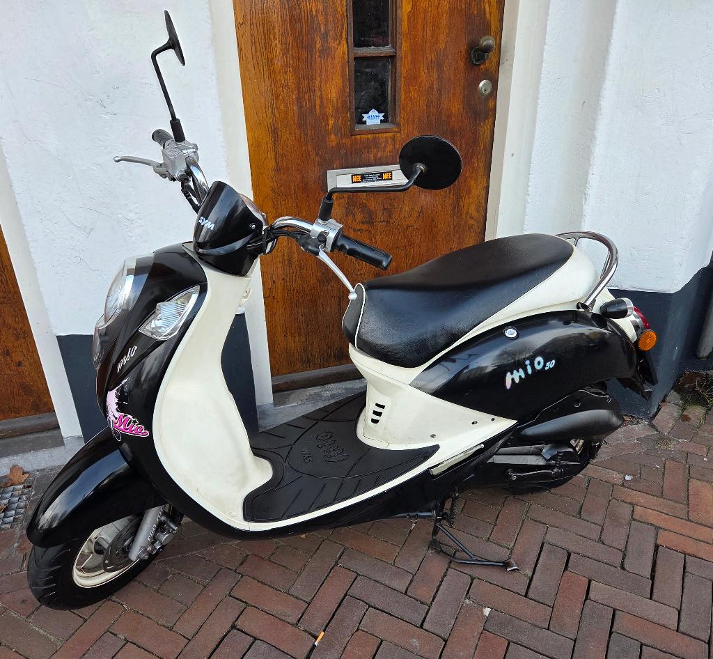 Sym Mio snorscooter 1349, brom 1499 bij Scooterforyou, Fietsen en Brommers, Scooters | SYM, Ophalen, Gebruikt, Overige modellen