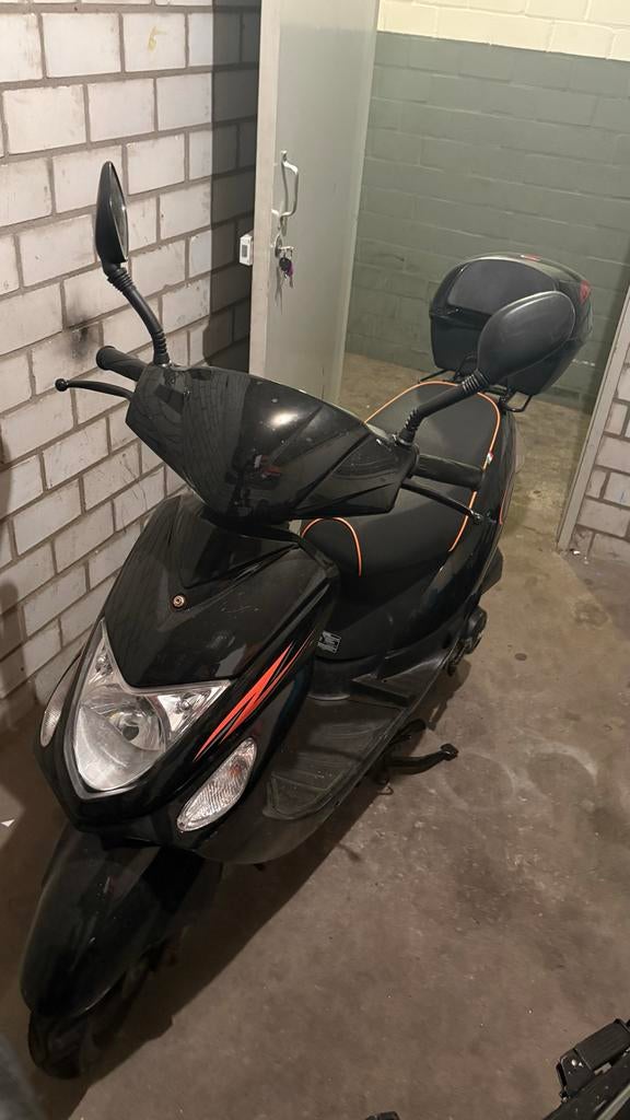 IVA Jet 50cc Scooter - Zwart met Topkoffer, Ophalen, Gebruikt, Maximaal 45 km/u, Benzine