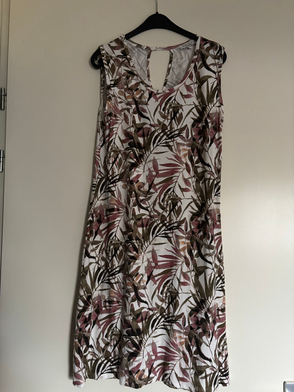 Enjoy - Jurk met Bladprint - maat XXL, Maat 46/48 (XL) of groter, Gedragen, Onder de knie, Meerkleurig