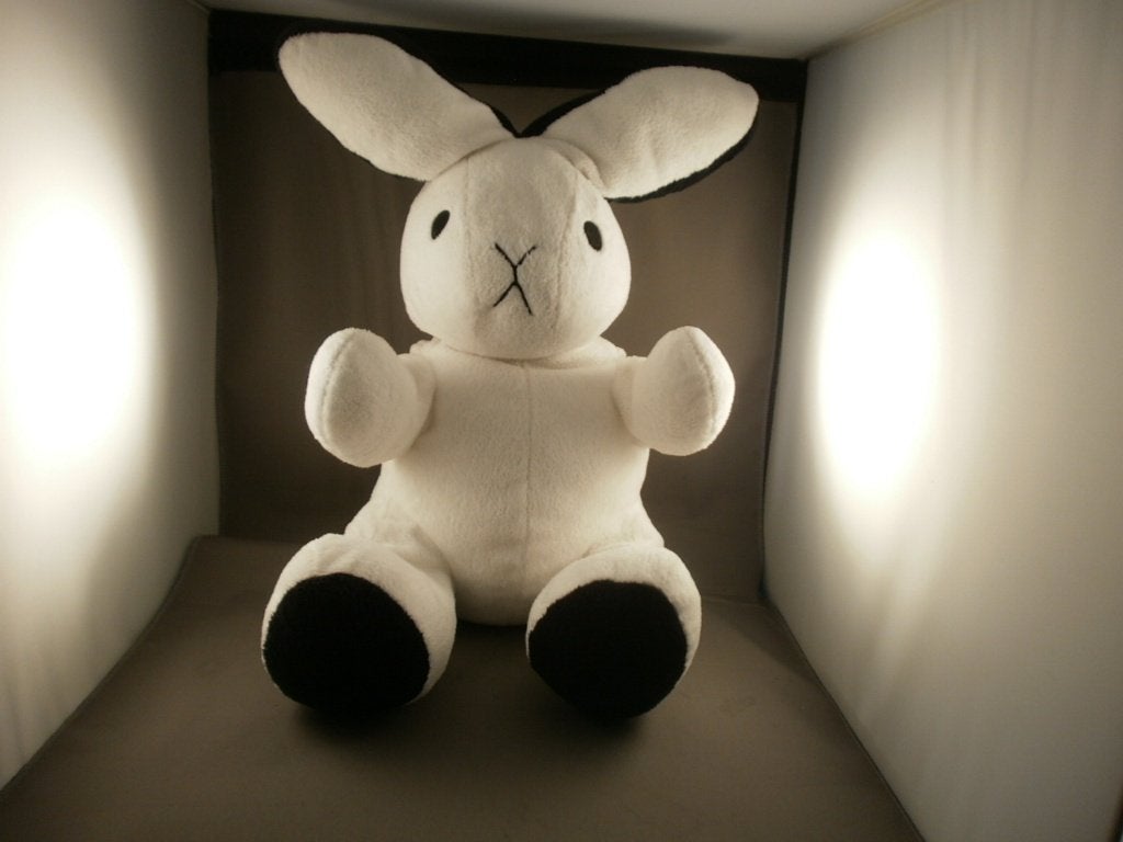 playboy konijn de pyramide wit zwart velours 45 cm gestikte, Overige merken, Konijn, Ophalen of Verzenden, Zo goed als nieuw