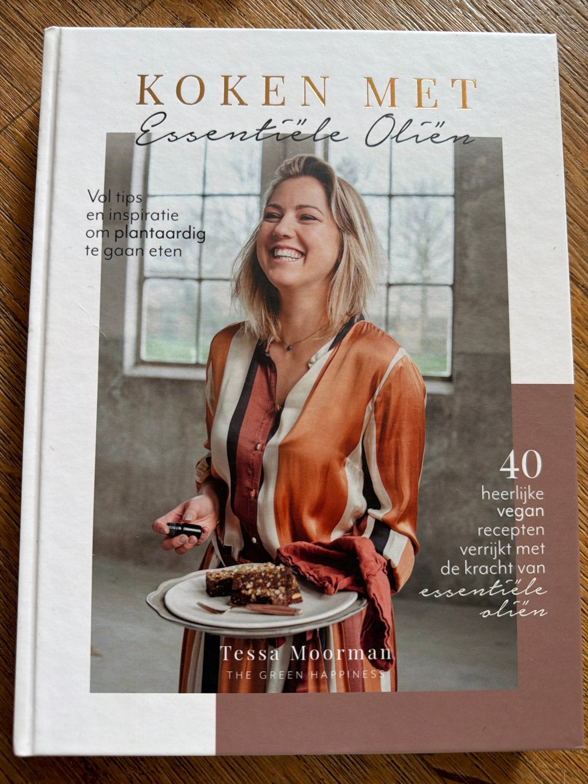 Koken met Essentiële Oliën - Tessa Moorman, Boeken, Ophalen of Verzenden, Zo goed als nieuw, Hoofdgerechten, Gezond koken