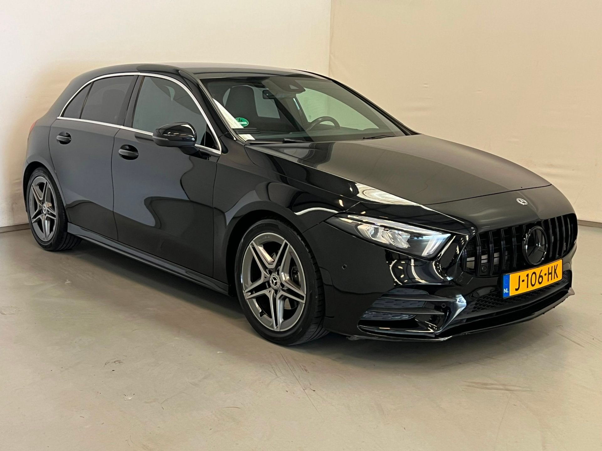 Mercedes-Benz A-klasse 200 / AMG / Widescreen / Stoelverwarm, Gebruikt, 4 cilinders, 1600 kg, 685 kg