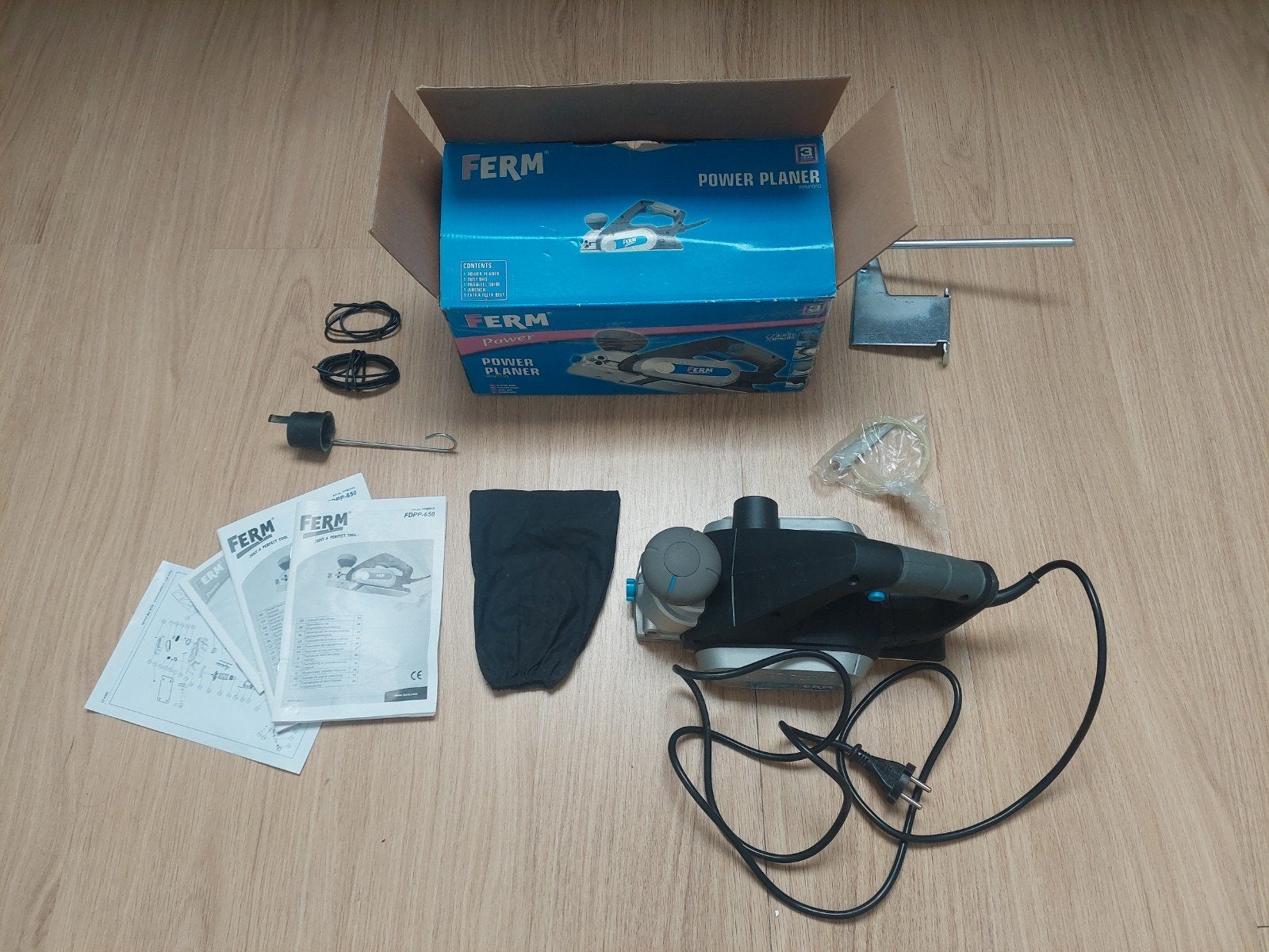 Ferm Schaafmachine 650W | PPM1010 - Elektrische Handschaaf, Doe-het-zelf en Verbouw, Ophalen of Verzenden