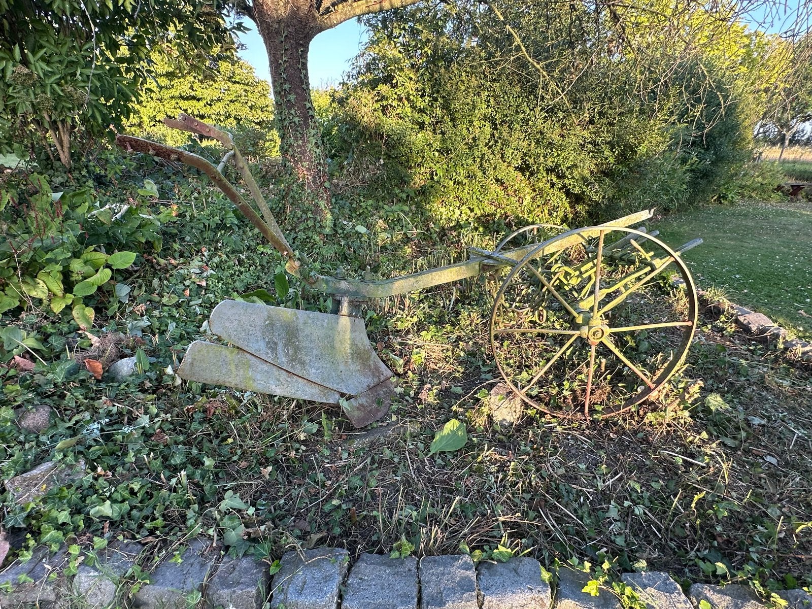 Antieke ploeg - Decoratief tuinstuk, Ophalen