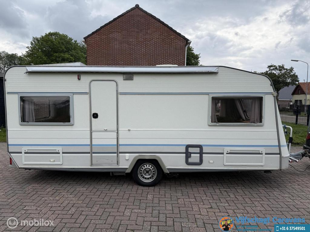Knaus Azur 500 incl voortent, luifel en mover, Caravans en Kamperen, Caravans, Bedrijf, 750 - 1000 kg, 6 tot 7 meter, Knaus