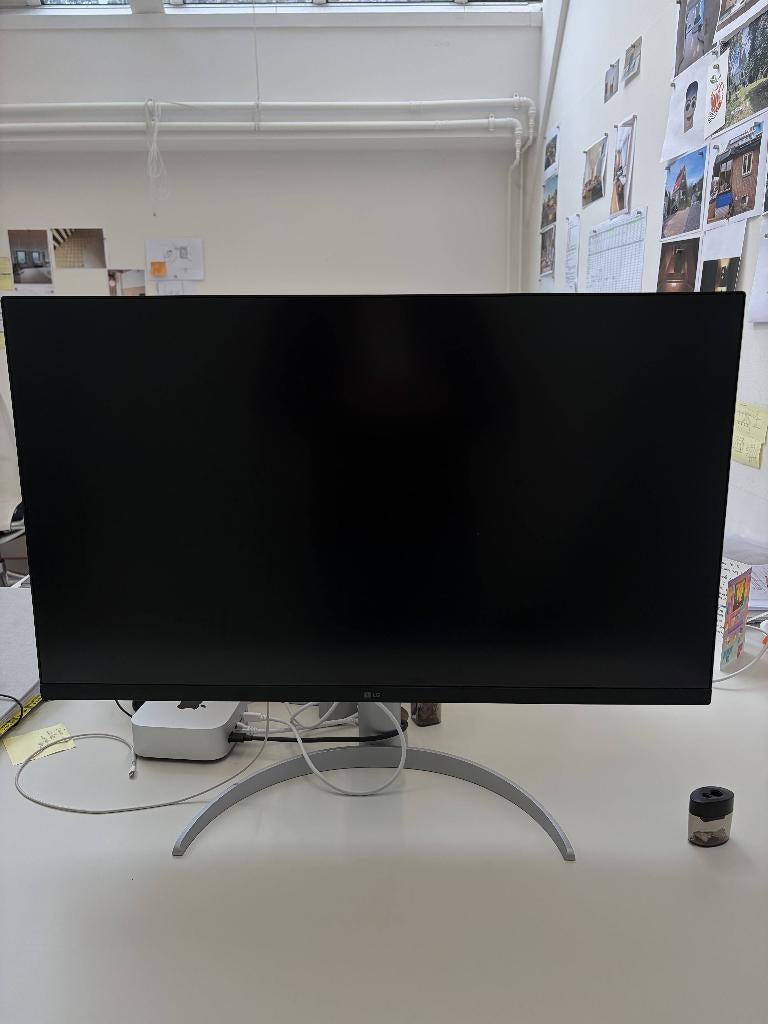 beeldscherm 3 LG UltraFine 32" (38402160, 4K, 32 inch), Computers en Software, Monitoren, Ophalen, IPS, Lg, 60 Hz of minder
