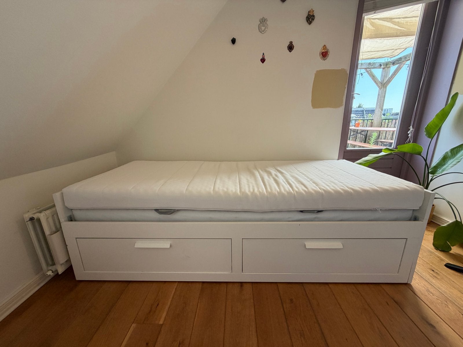 IKEA BRIMNES Bedbank met 2 lades & 2 matrassen (160x200 cm), Huis en Inrichting, Slaapkamer | Bedden, Ophalen, Gebruikt, Wit, Tweepersoons