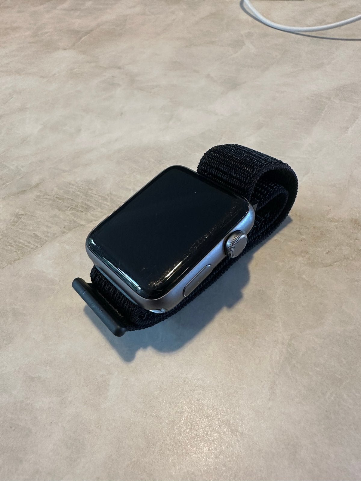 Apple Watch Series 3 42mm - Goede staat, 95% batterij, Sieraden, Tassen en Uiterlijk, Smartwatches, Gebruikt, Hartslag, Zwart