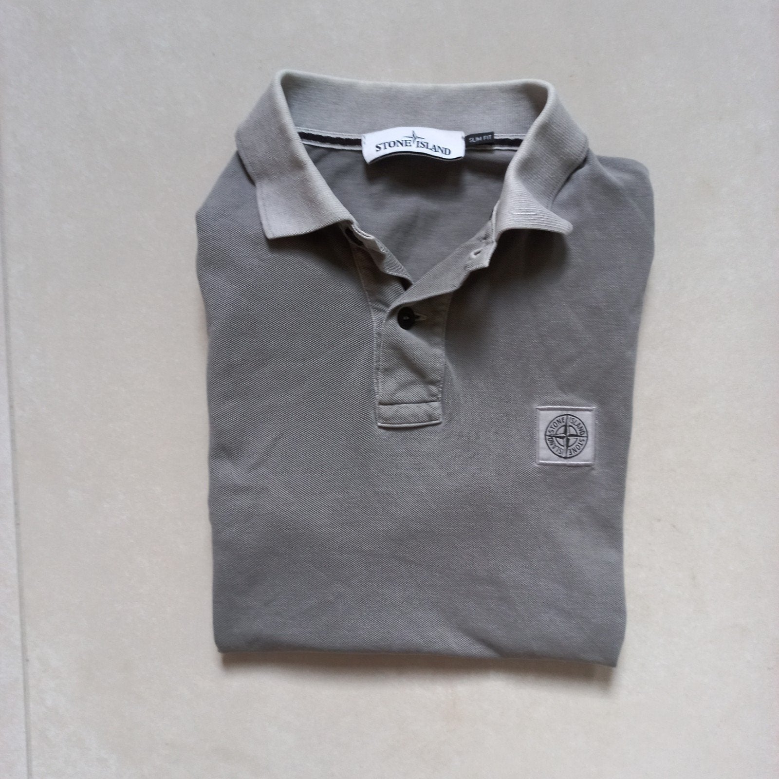 Stijlvolle Stone Island polo grijs maat S, Kleding | Heren, Polo's, Ophalen of Verzenden, Stone Island, Grijs, Gedragen