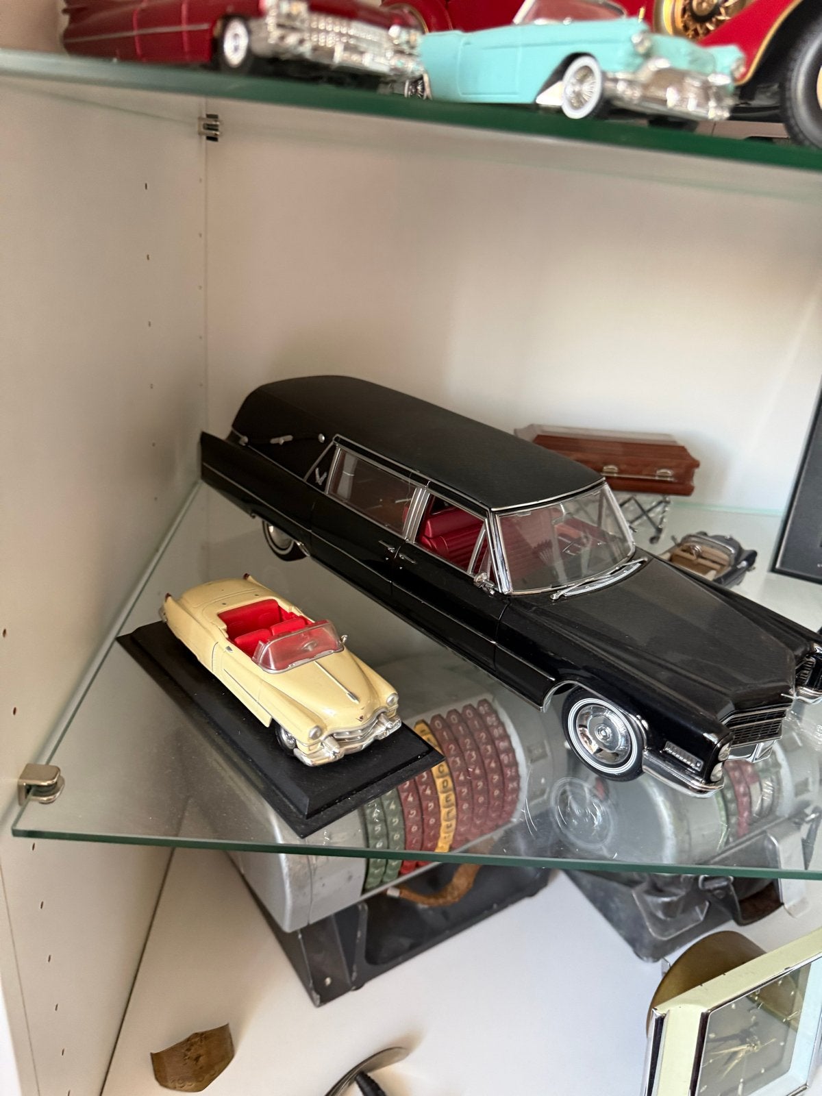 Te koop : 1966 Cadillac Landau Hearse 1:18 schaal modelauto, Ophalen of Verzenden, Zo goed als nieuw, Auto, Overige merken