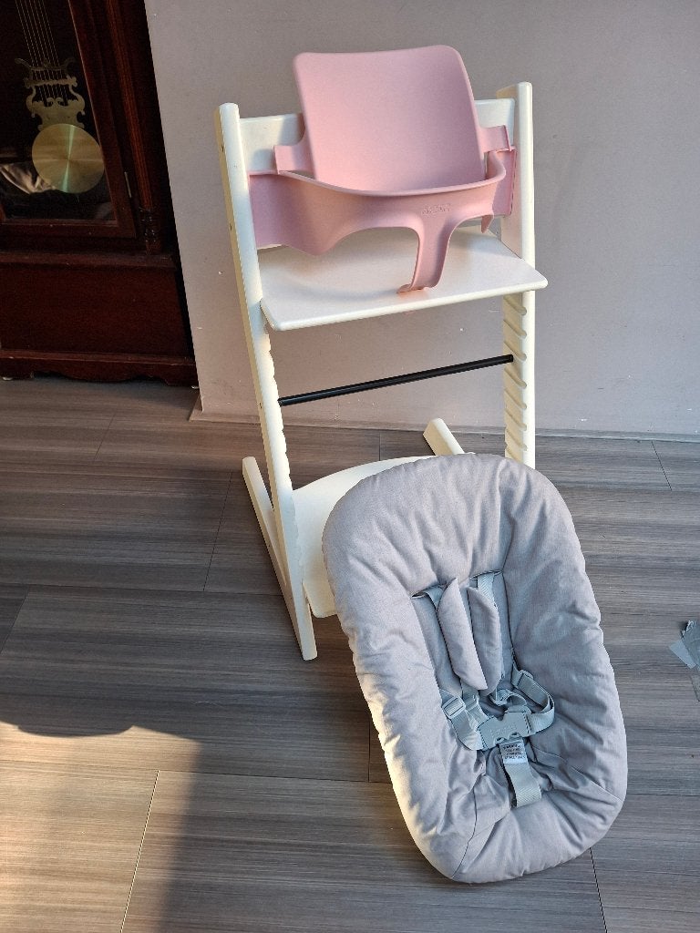 Foto 9 van Stokke Tripp Trapp kinderstoel, newborn sets, babysets, etc.