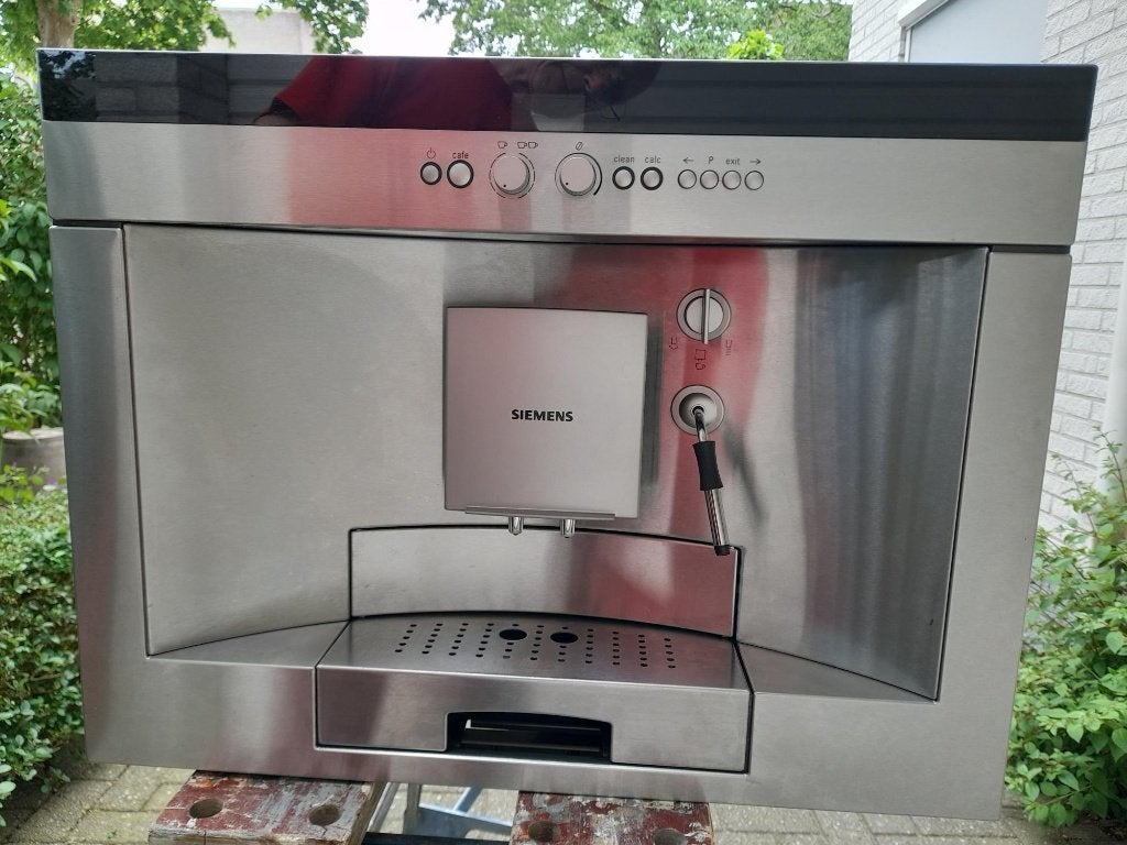 Siemens TK68E570 / TK68E571 koffiemachine inbouw op voorraad, Ophalen, Gebruikt, 10 kopjes of meer, Koffiemachine