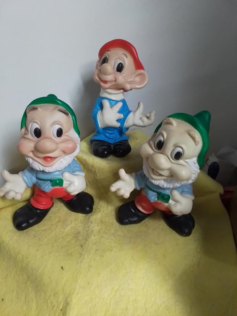 8919) 3 mooie kabouters WALT DISNEY   hoog 23cm, Verzamelen, Disney, Ophalen of Verzenden, Zo goed als nieuw, Beeldje of Figuurtje