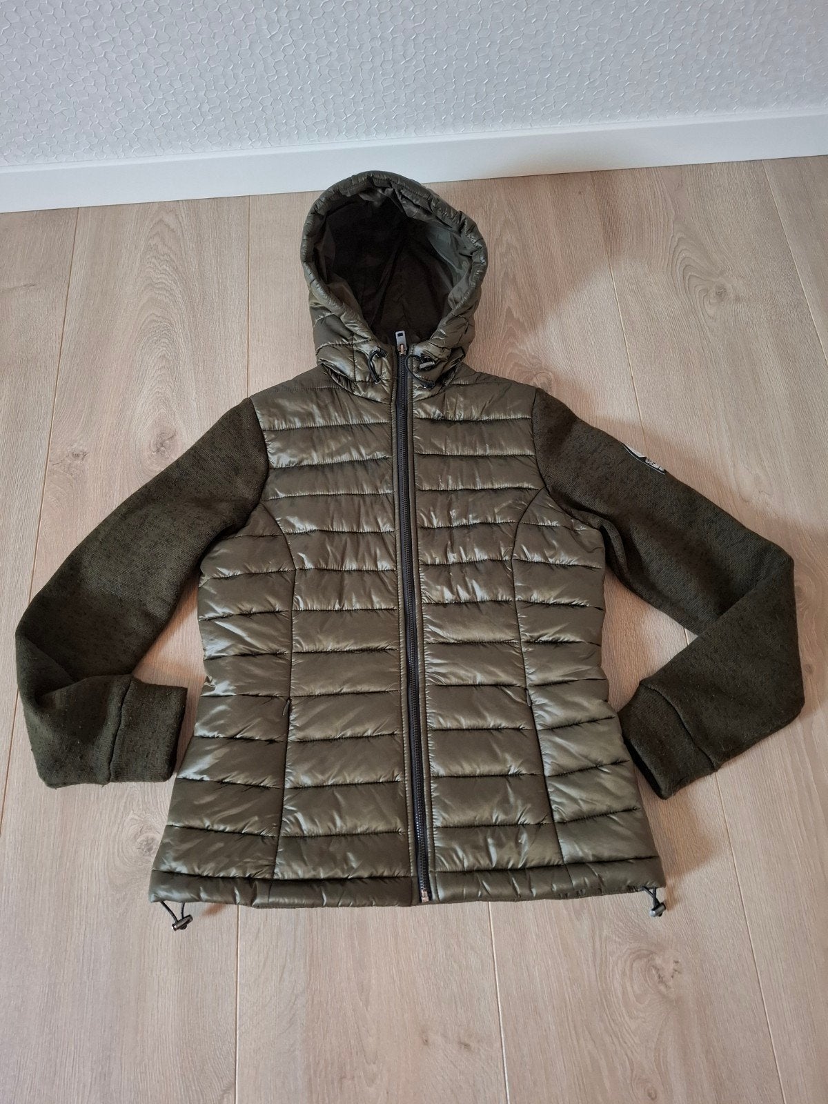 Superdry tussenjas groen/metallic, Superdry, Ophalen of Verzenden, Zo goed als nieuw, Maat 36 (S)