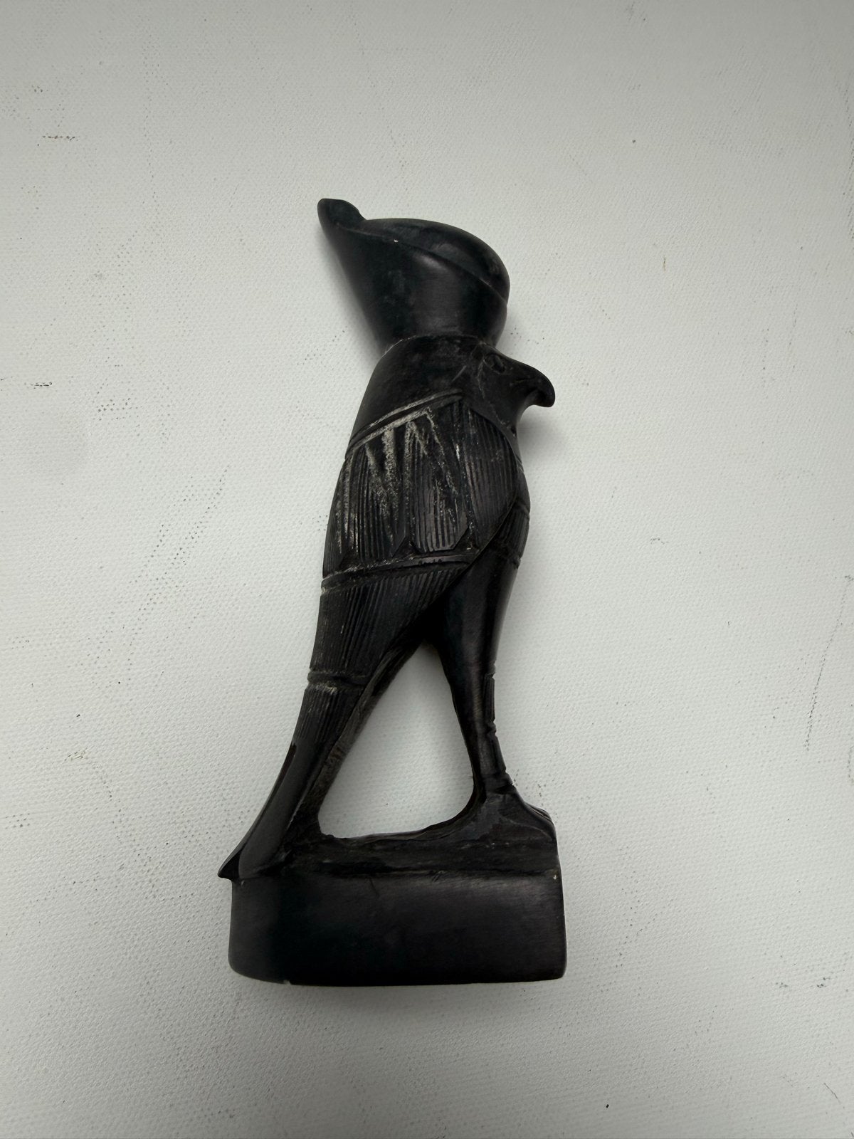 Zwart Egyptisch Horus Beeldje - Steen, Minder dan 20 cm, Ophalen of Verzenden, Zwart, Beeld
