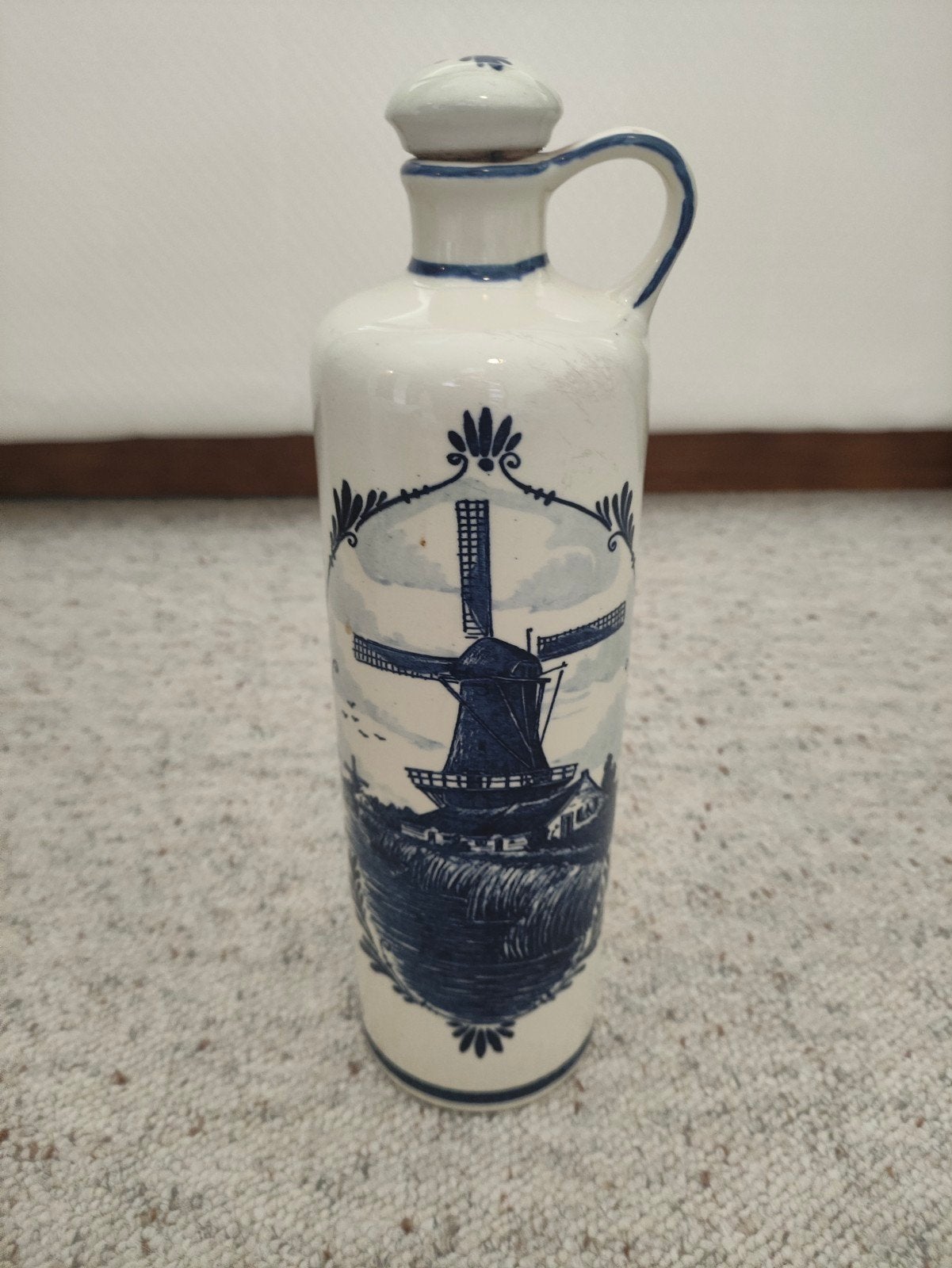 Delfts Blauw Fles met Molen en Bloemmotief, Ophalen of Verzenden