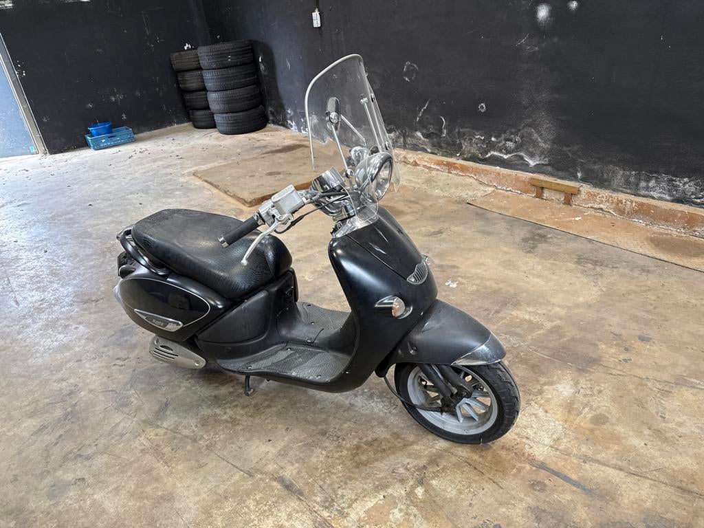 Aprilia mojito Zwarte scooter met windscherm, Ophalen, Gebruikt, Benzine, Overige merken