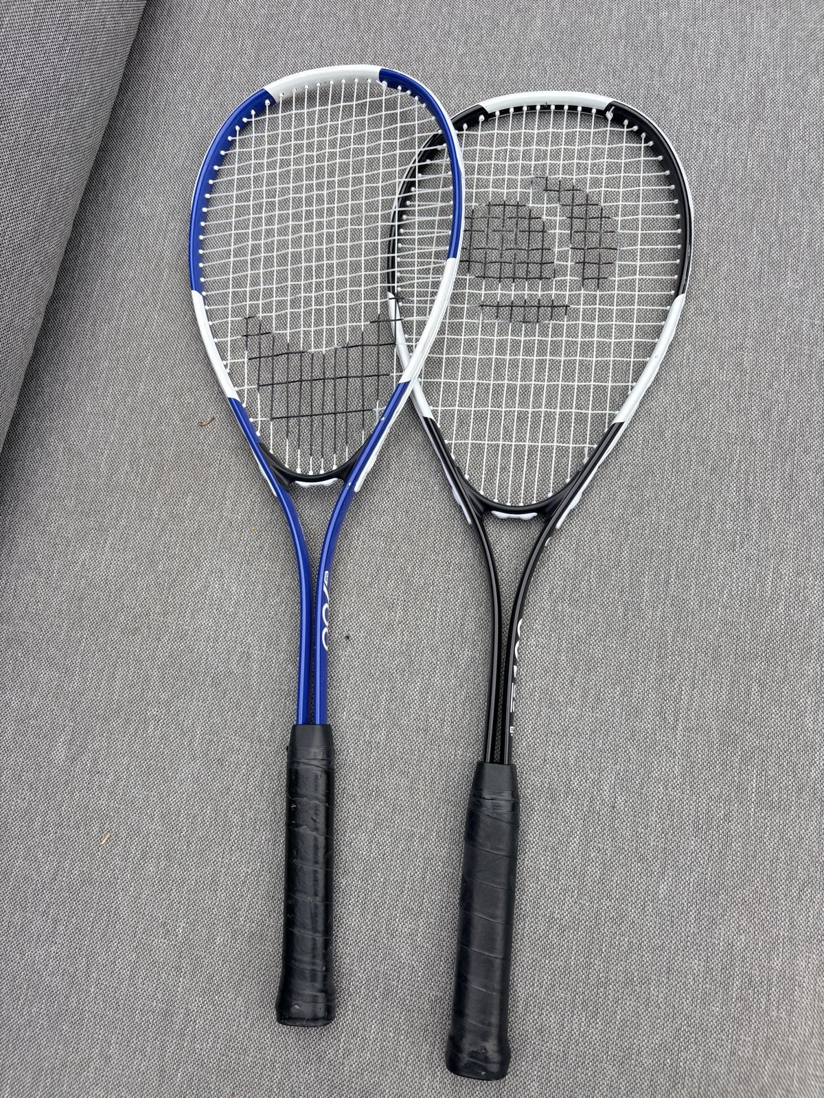 Squash rackets Artengo SR100 en SR700, Sport en Fitness, Ophalen, Zo goed als nieuw, Racket