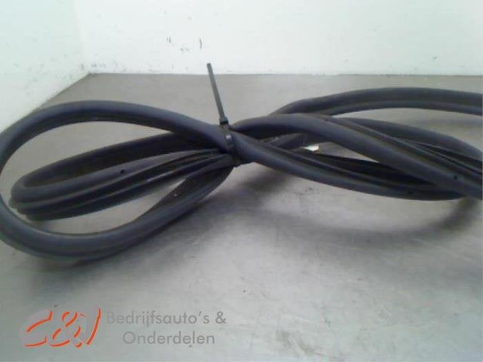 Schuifdeur Rubber rechts van een Citroen Berlingo