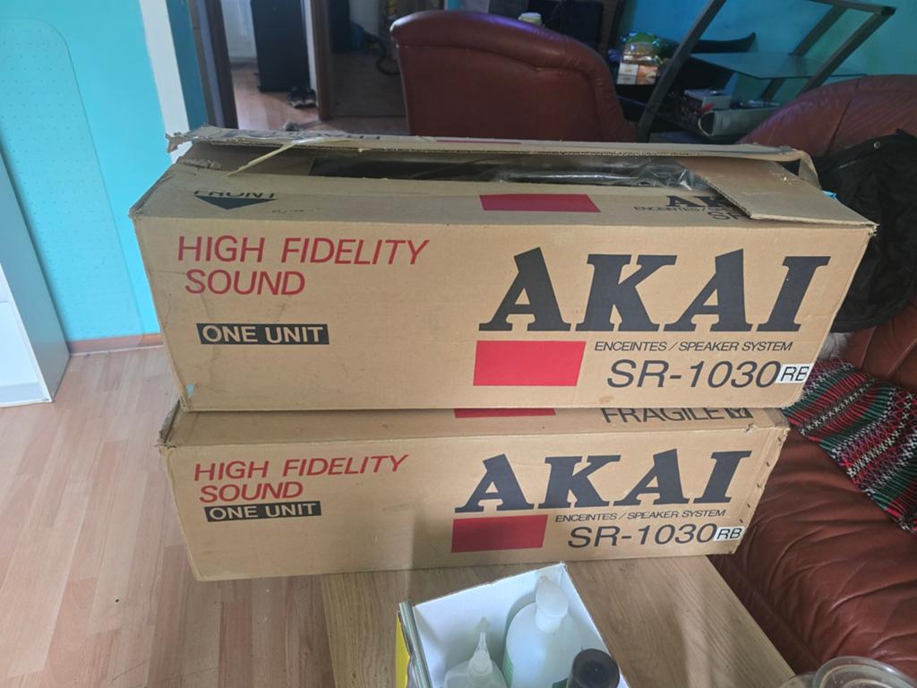 Nieuwe AKAI SR-1030RB High Fidelity Speakers  (2 stuks), Audio, Tv en Foto, Luidsprekers, Ophalen of Verzenden, Nieuw, Front, Rear of Stereo speakers