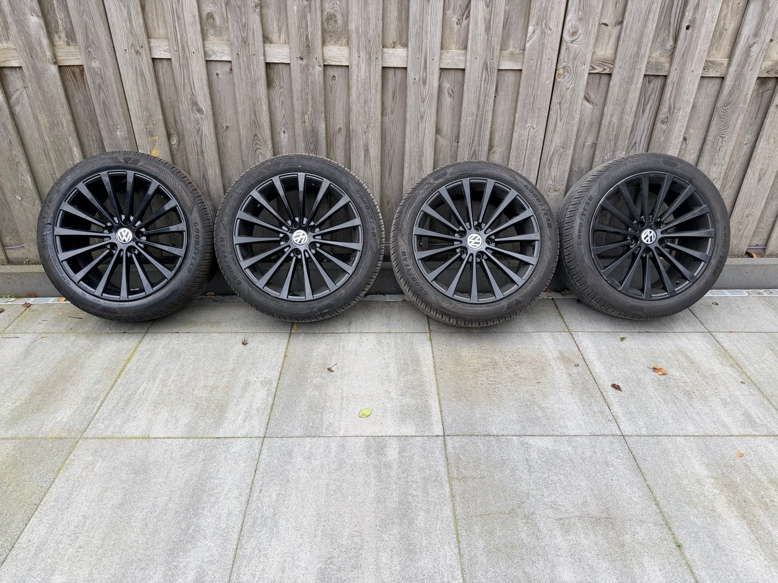 Transporter velgen met z.g.a.n. Goodyear banden 245 45 19, 19 inch, Banden en Velgen, Ophalen of Verzenden, Zomerbanden