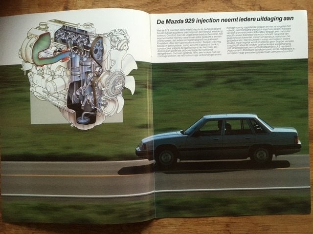 Mazda 929 injection brochure (vierdeurs Sedan, tweed. Coupé), Mazda, Ophalen of Verzenden, Zo goed als nieuw, Mazda