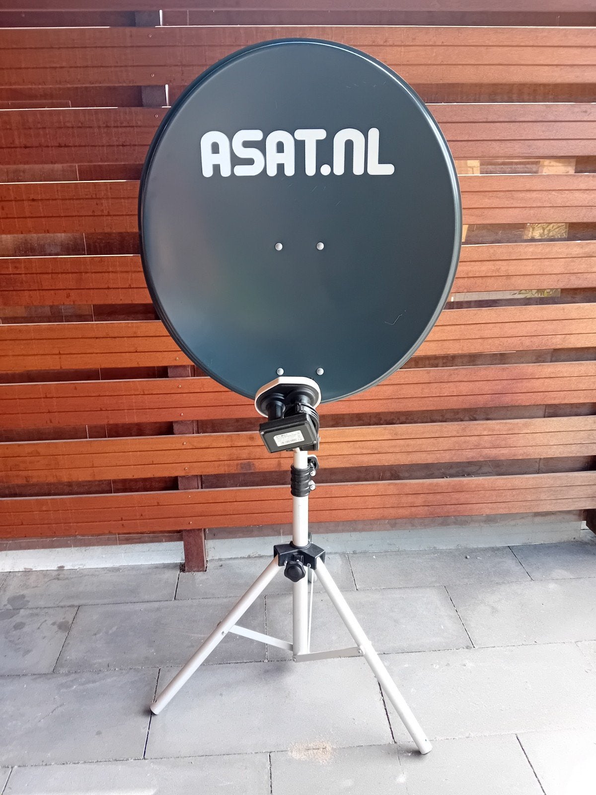 camping tv Schotel kompleet, Ophalen, Zo goed als nieuw, (Schotel)antenne-accessoires, Overige merken