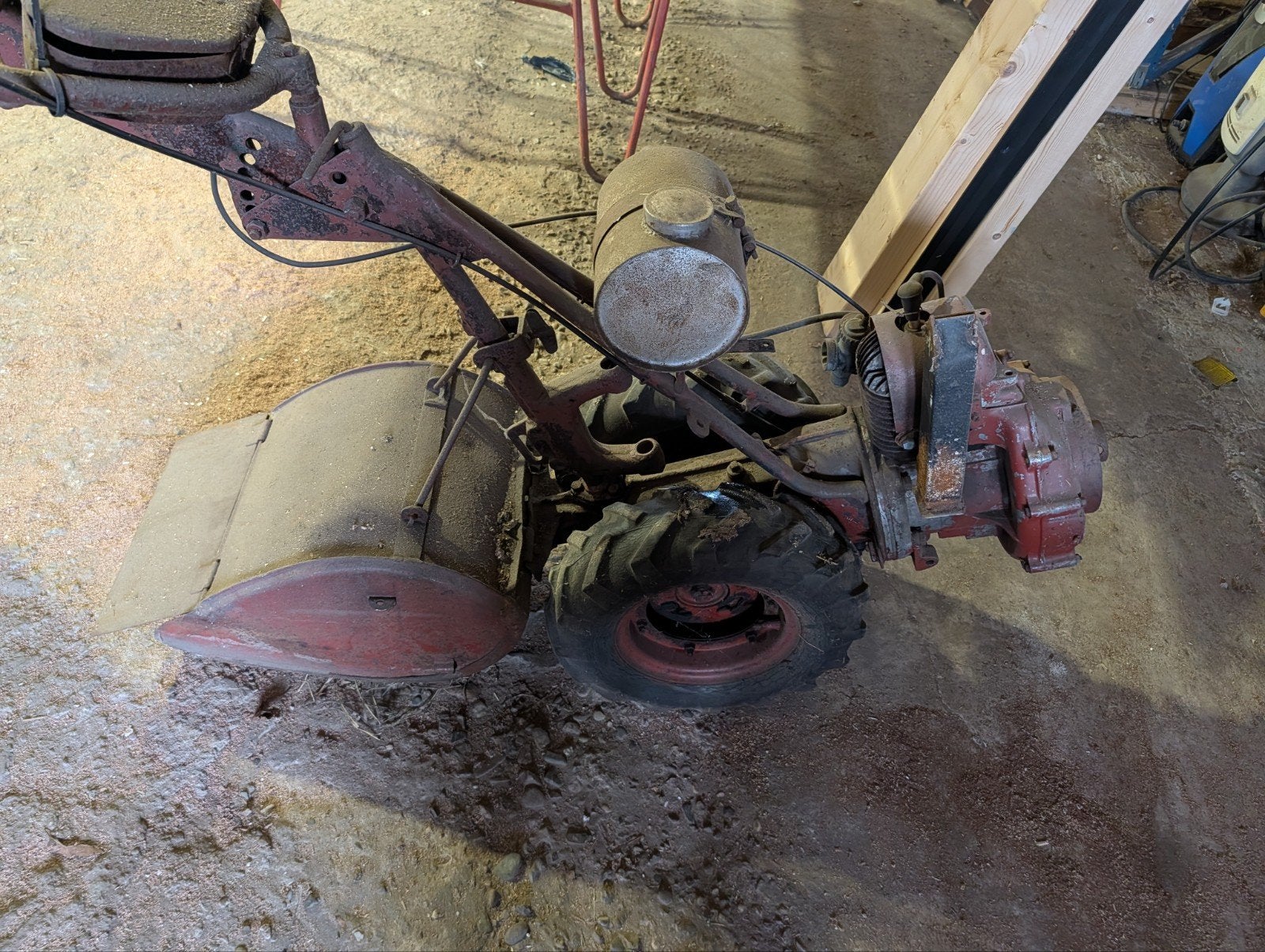 Oude Motocultor / Twee-wielige tractor loopt gewoon, Doe-het-zelf en Verbouw, Gereedschap | Freesmachines, Ophalen, Gebruikt, Benzine