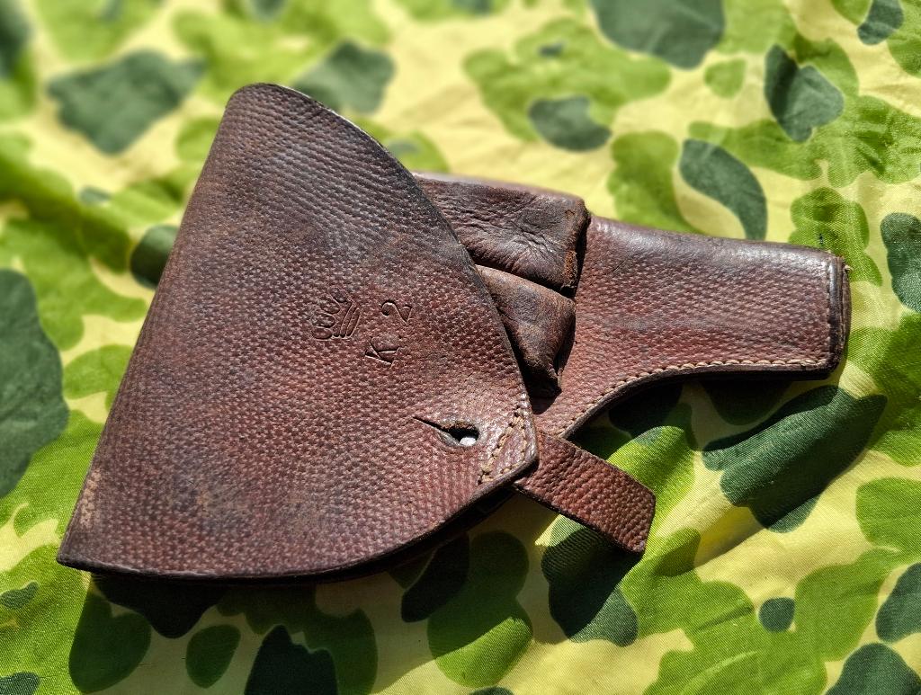 Holster - Leer -  gemerkt met Kroon - K2, Verzenden, Landmacht, Overige gebieden, Overige typen