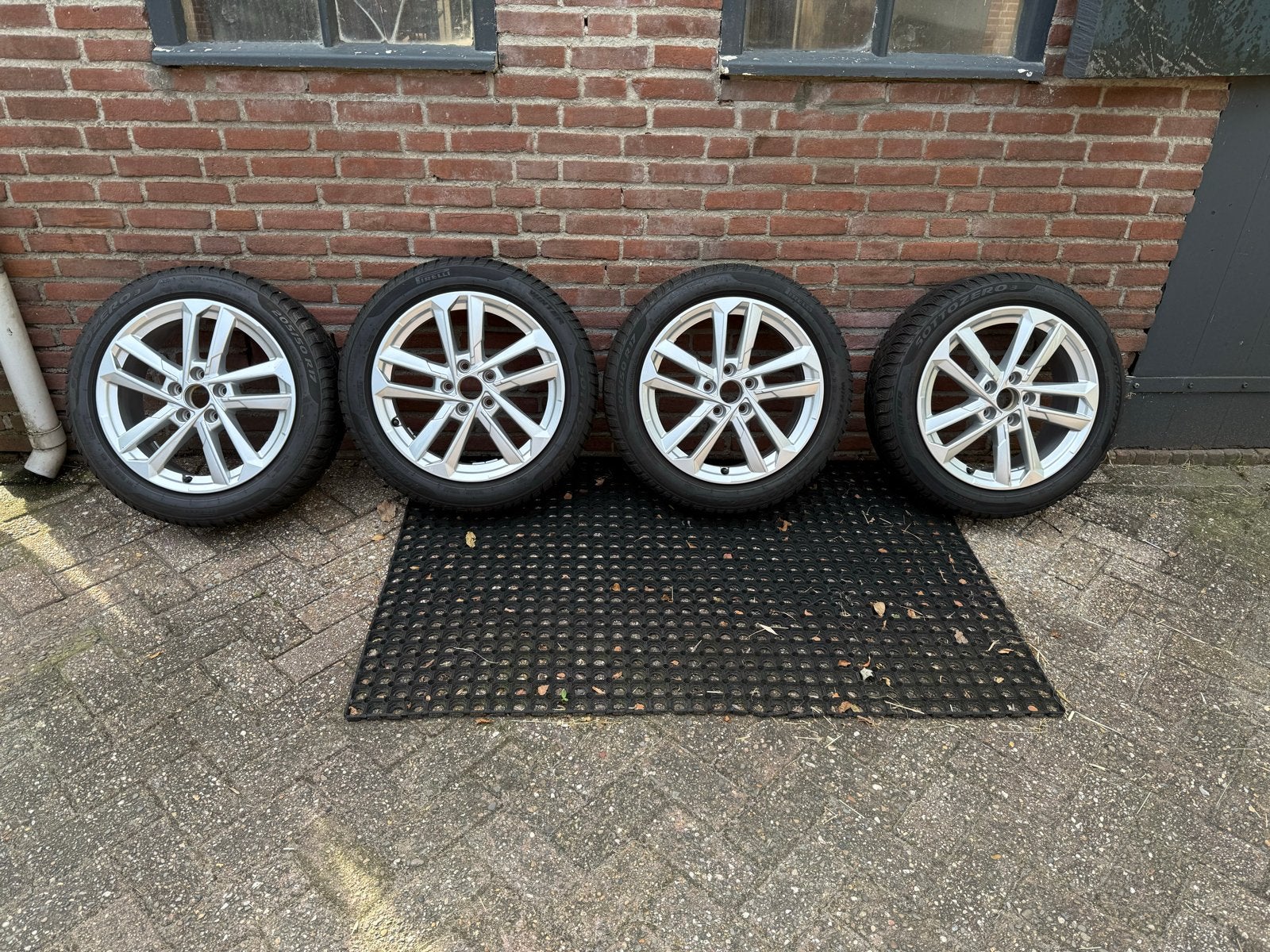 Audi velgen met Pirelli Sottozero 3 winterbanden, Auto-onderdelen, Ophalen, Audi, Gebruikt, Banden en Velgen