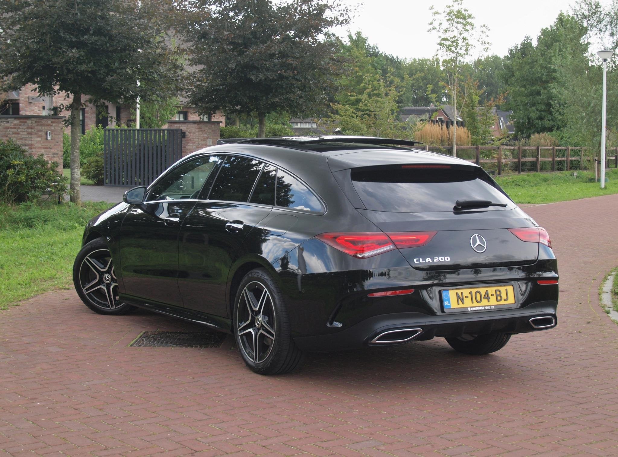 Mercedes-Benz CLA-klasse Shooting Brake 200 Business Solutio, 730 kg, Gebruikt, 4 cilinders, Leder en Stof