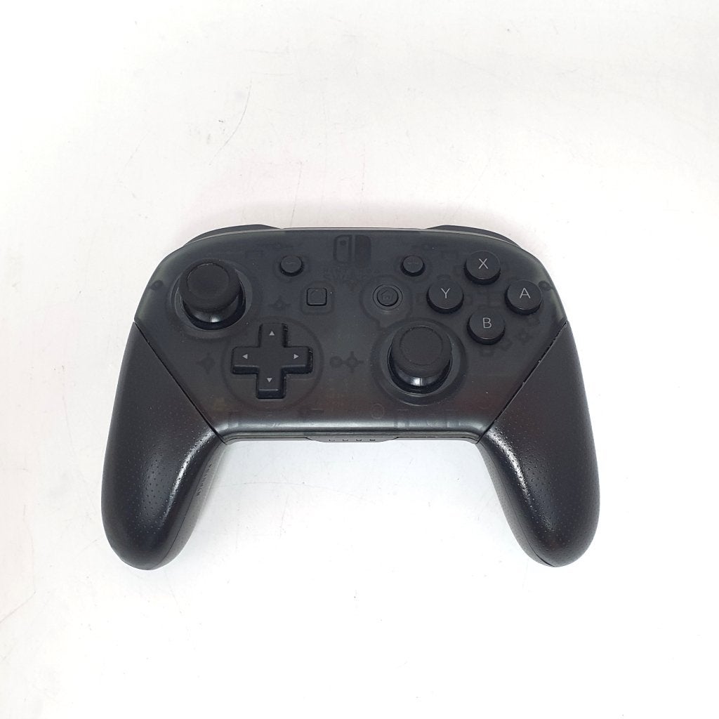 Nintendo Switch Pro Controller in Zeer Nette Staat, Nintendo, Gebruikt, Support@nintendo.com, 11-1 Hokotate-cho, Kamitoba, Minami-ku
Kyoto 601-8501
Japan