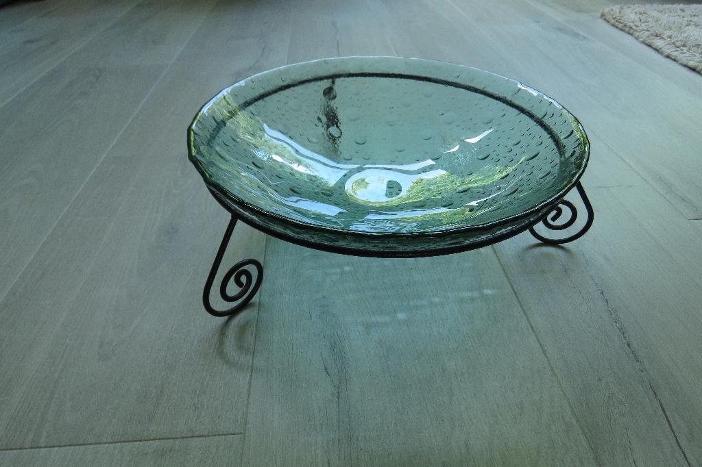 Glazen Fruit Schaal op Voet Lichtgroen Glas, Huis en Inrichting, Woonaccessoires | Schalen en Manden, Ophalen, Gebruikt, Schaal