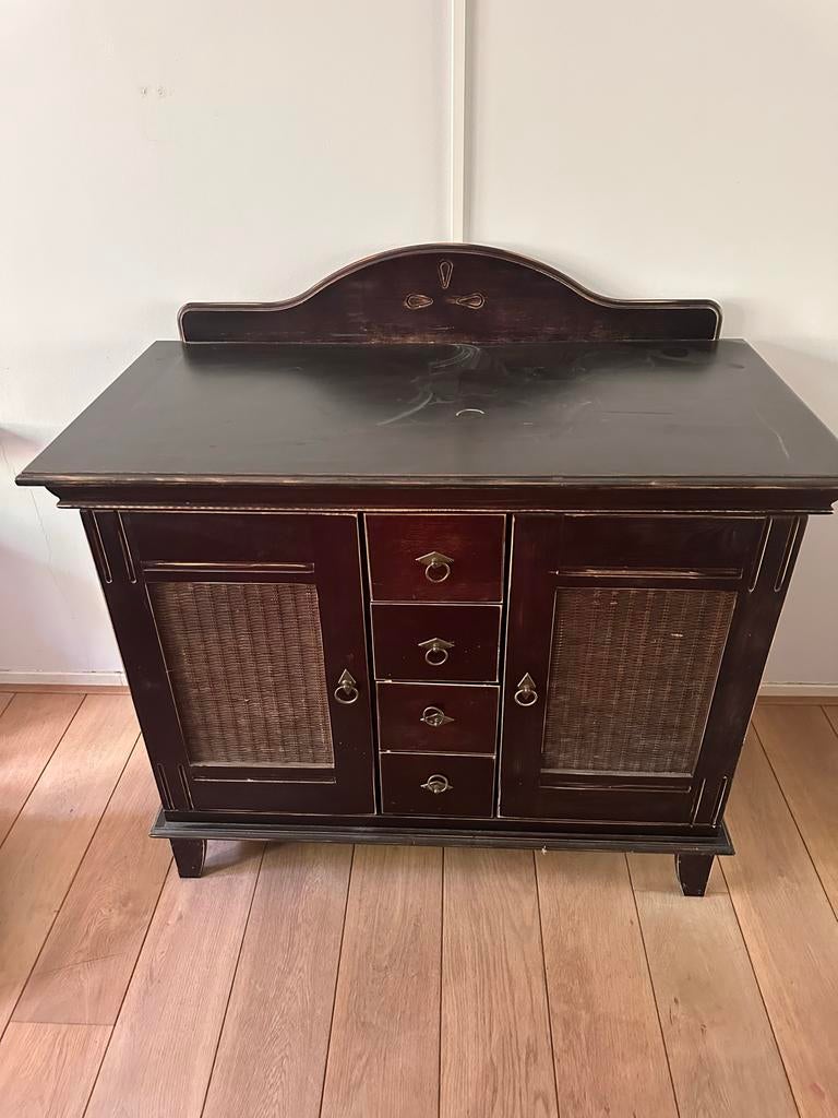 Vintage donkerbruin kastje met lades en rieten deuren, Ophalen