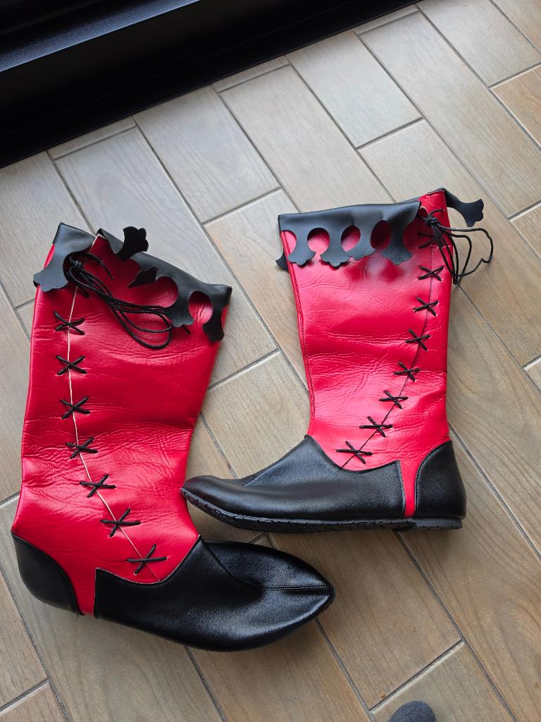 Rode Cosplay Laarzen herenmaat 47-48, Ophalen of Verzenden, Nieuw, Schoenen