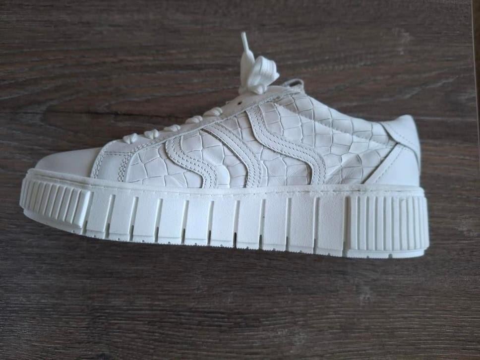 NIEUW€ 30 .. No stress sneakers maat 38 met CROCOPRINT  wit, Kleding | Dames, Schoenen, Ophalen of Verzenden, Nieuw, Wit, Sneakers of Gympen