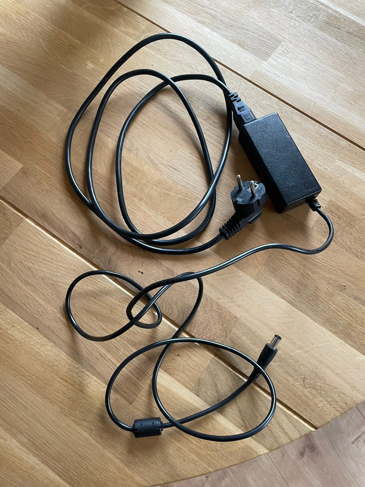 Replacement AC Adapter, Ophalen of Verzenden, Zo goed als nieuw