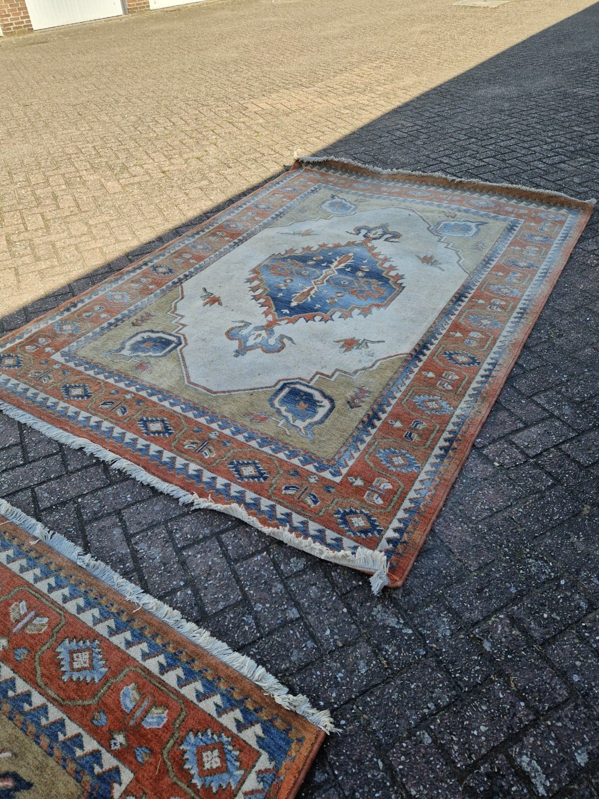 2 vloerkleden, Ophalen, Gebruikt, 150 tot 200 cm, 200 cm of meer