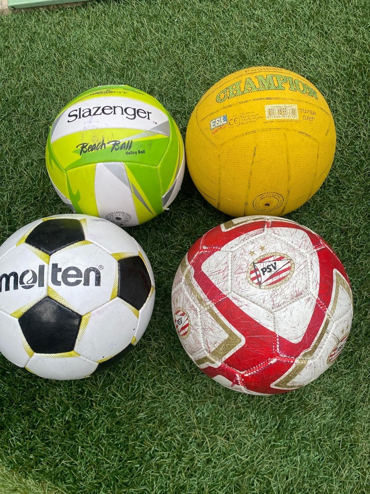 Diverse ballen: voetbal, volleybal, strandbal - Gebruikt, Sport en Fitness, Voetbal, Ophalen of Verzenden, Gebruikt, Bal