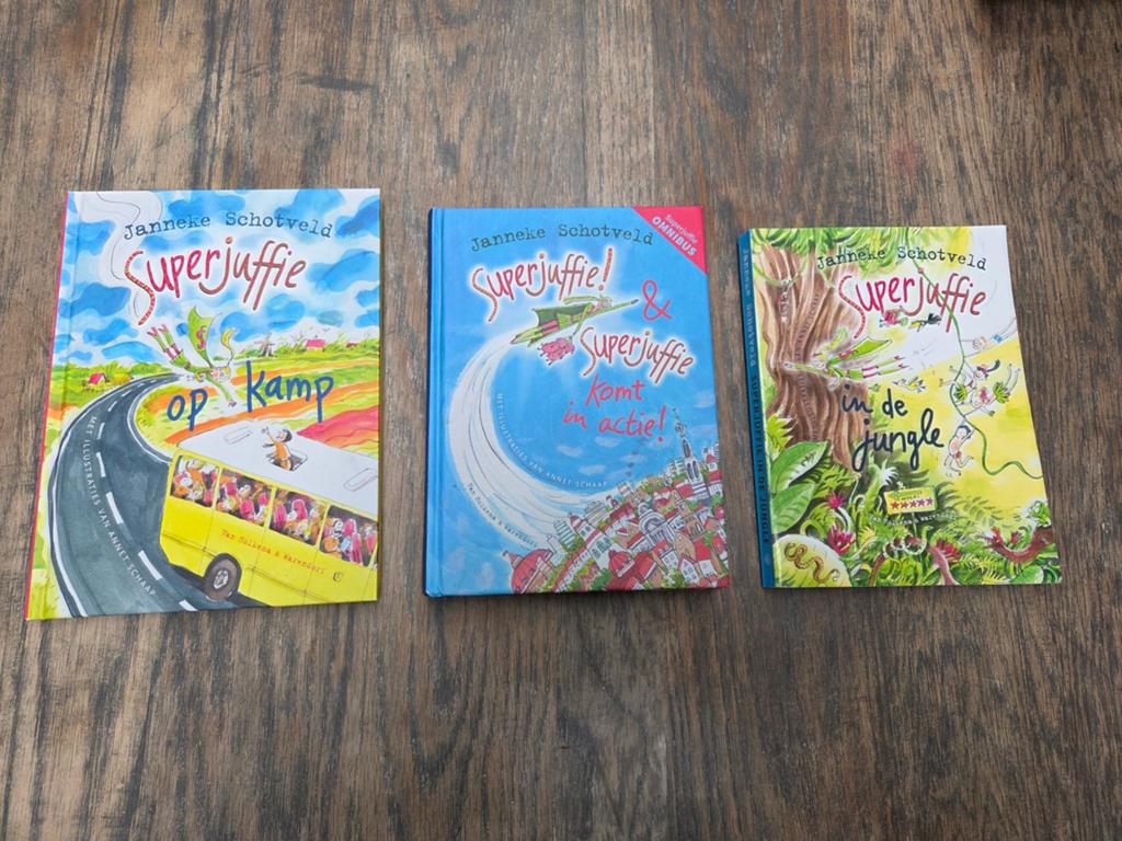 Superjuffie boekenreeks - 3 delen, Boeken, Ophalen of Verzenden, Zo goed als nieuw, Janneke Schotveld, Fictie algemeen