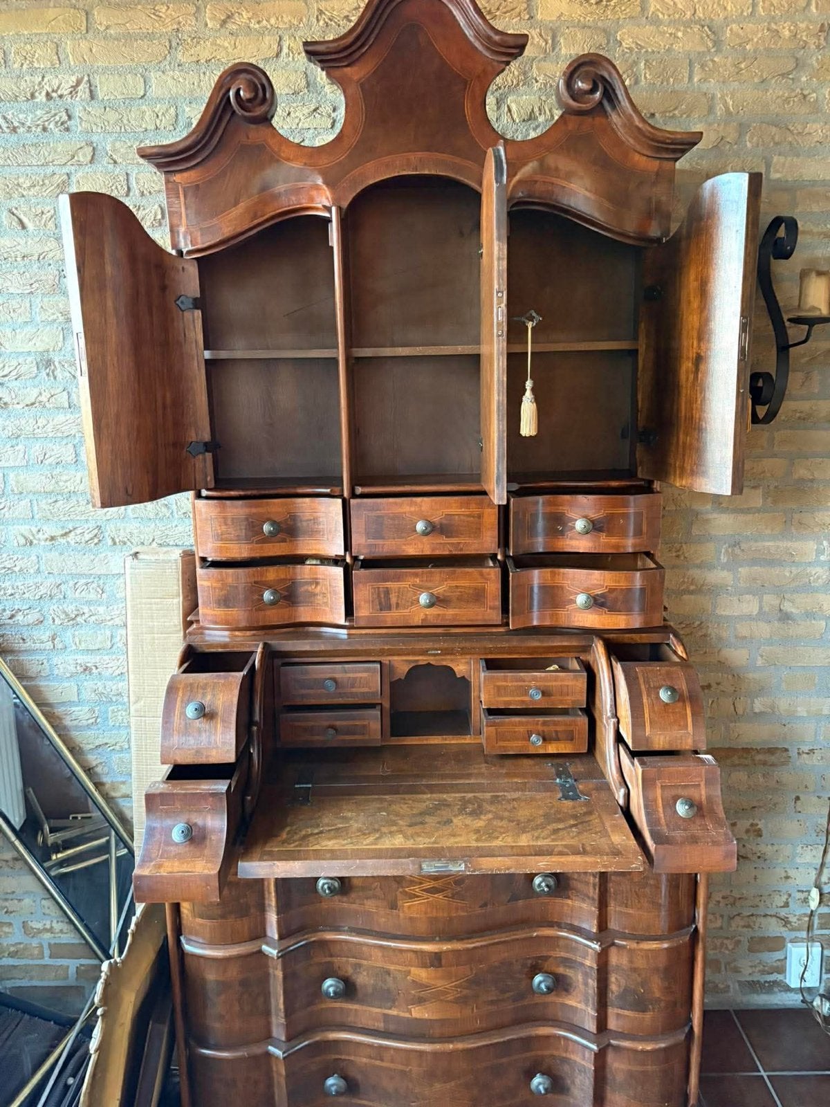 Antieke Barok Secretaire met Vitrinekast, Ophalen