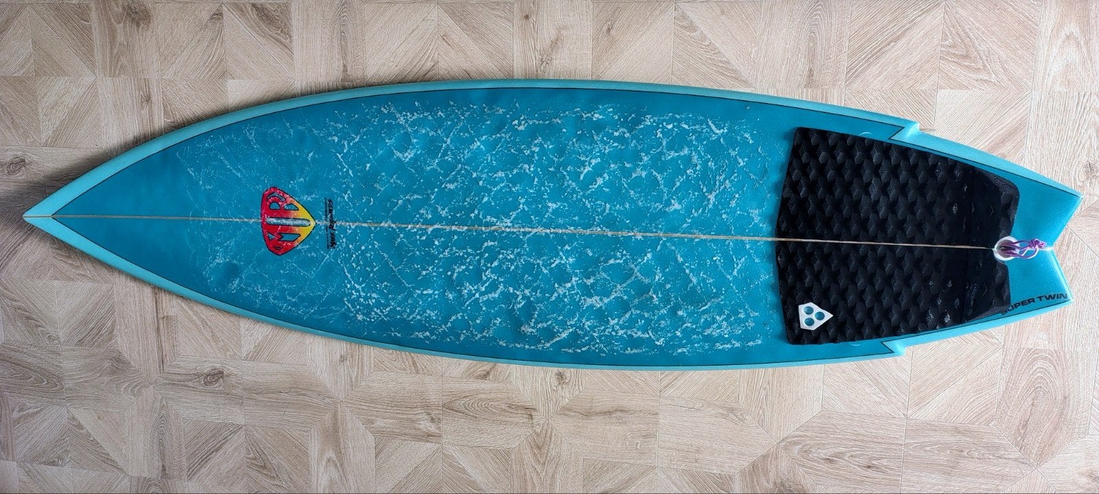 Mark Richards Super Twin 5'10" - 27L Surfboard, Watersport en Boten, Ophalen, Gebruikt, Fish, Met vinnen
