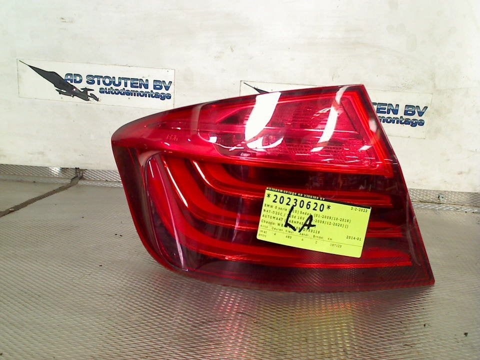 Achterlicht Links BMW 5 serie (F10) 2014 18408001, Gebruikt, Petuelring 130, München 80809, , Duitsland, BMW, Bayerische Motoren Werke AG