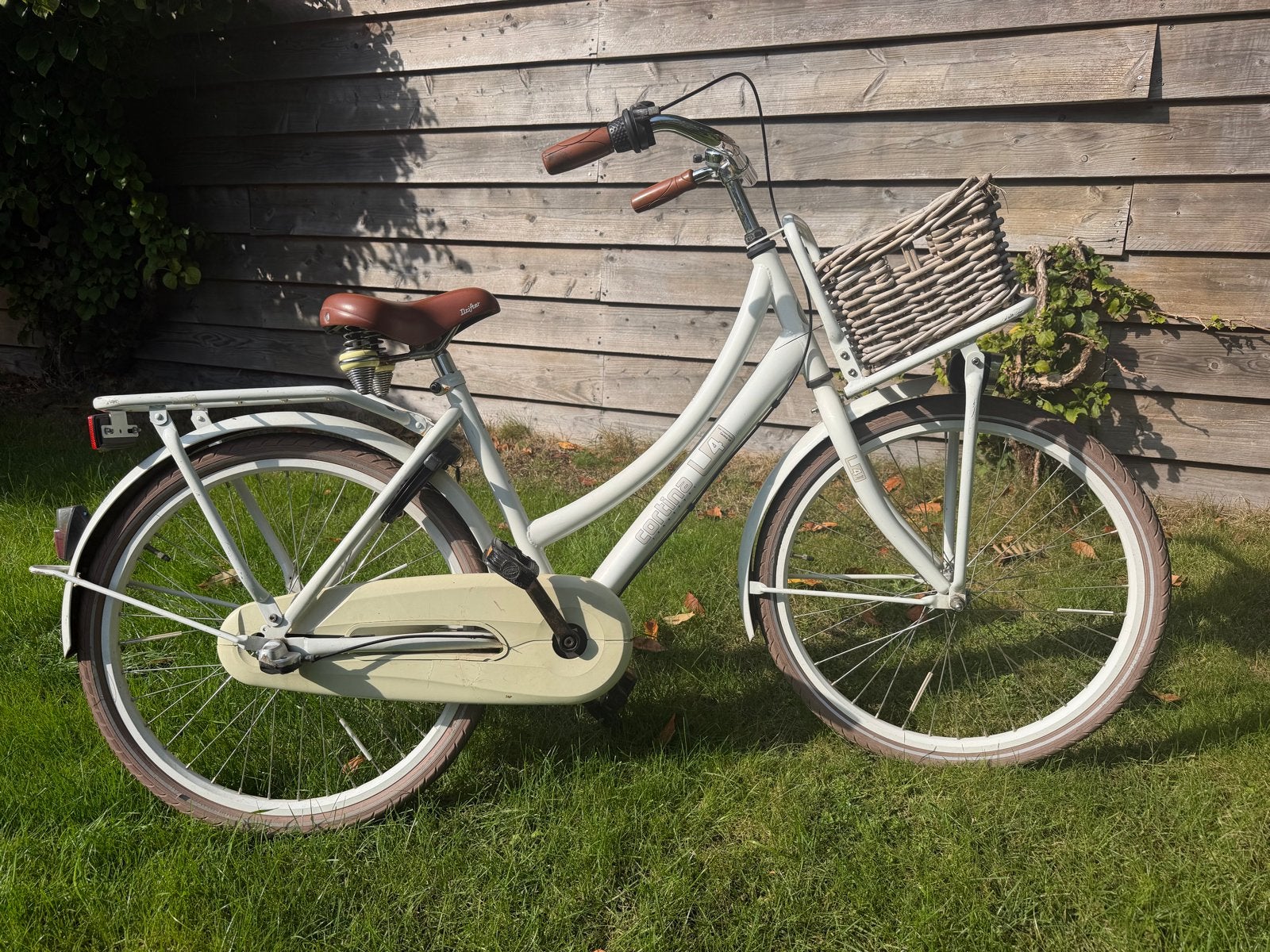 Foto 2 van Cortina U4 meisjesfiets 24 inch