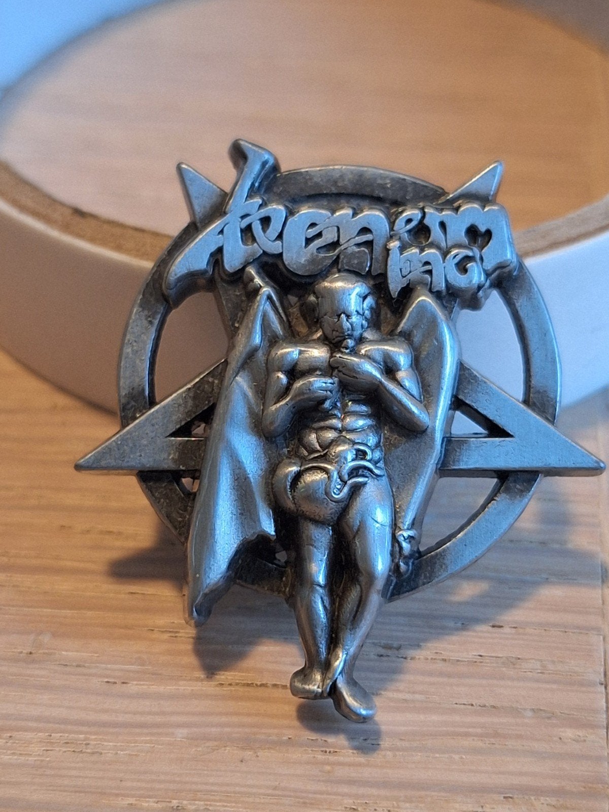 pin Venom inc., Ophalen of Verzenden, Zo goed als nieuw