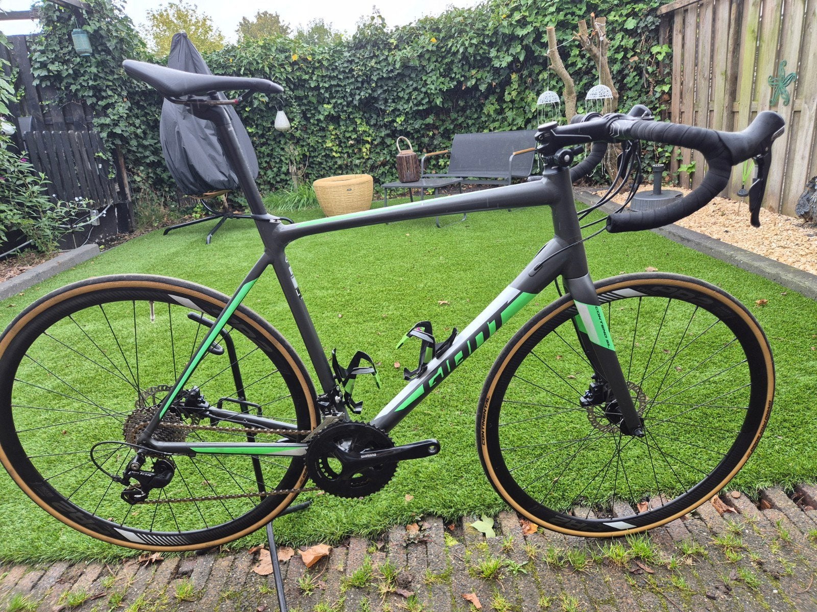 LAAGSTE PRIJS : Giant Contend SL Disc 2020 Racefiets, Fietsen en Brommers, Ophalen, Gebruikt, Racefiets, Giant